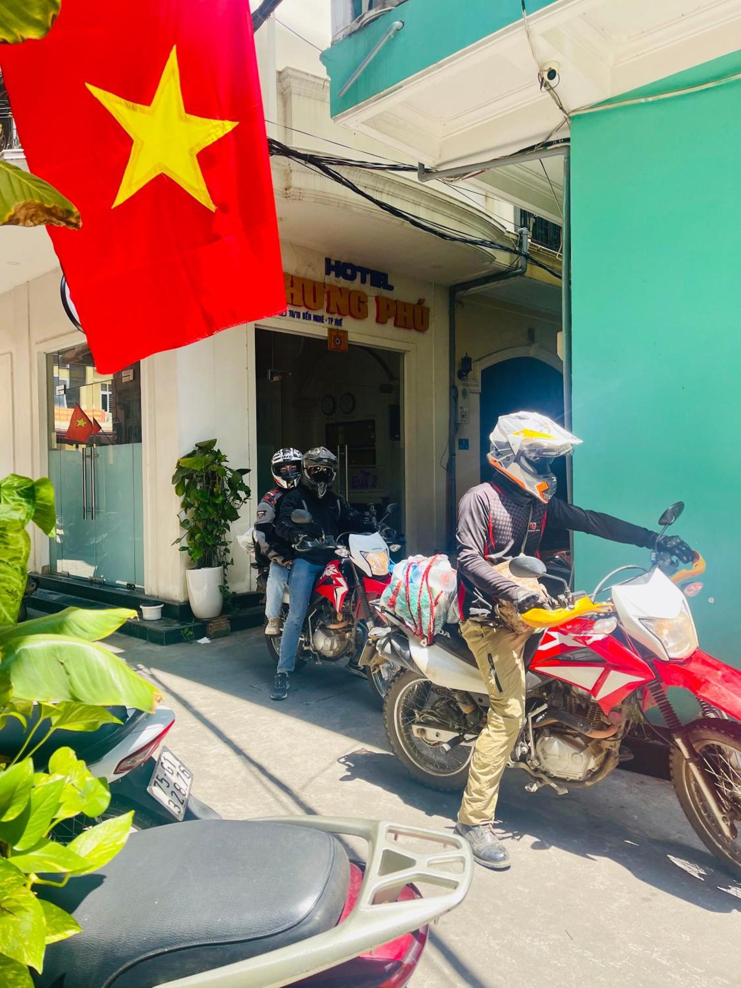 Eva Hotel Hue Esterno foto